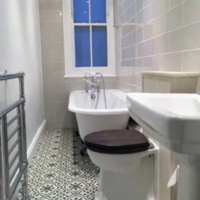 Bathroom installation example 3 — DRMB Plumbing & Heating portfolio